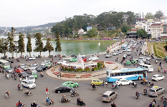 Giám sát kiểm tra việc tăng giá phòng trong dip tết ở Đà Lạt