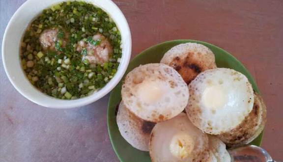 Bánh căn xíu mại cây bơ