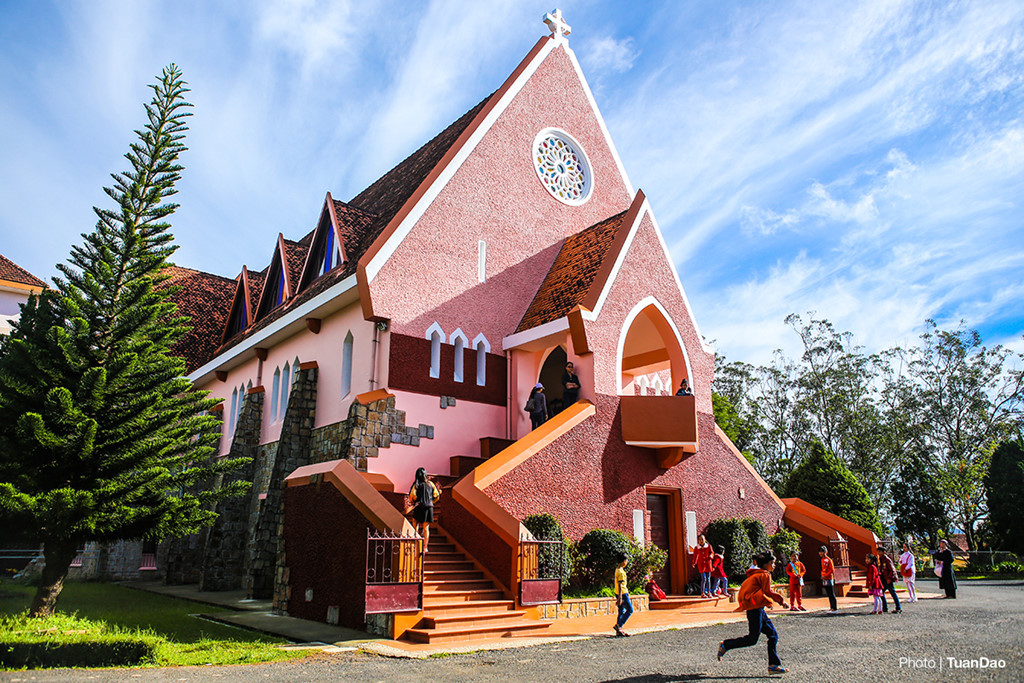 hình ảnh nhà thờ Domaine De Marie Đà Lạt