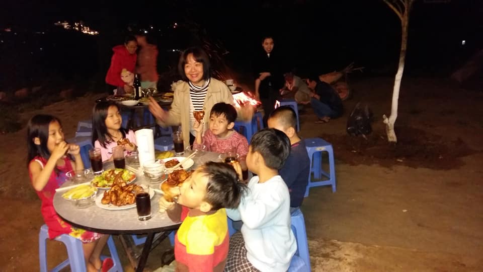 BBQ ngoài trời tại HT Farmstay Đà Lạt