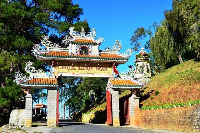 chùa Linh Sơn ở Đà Lạt
