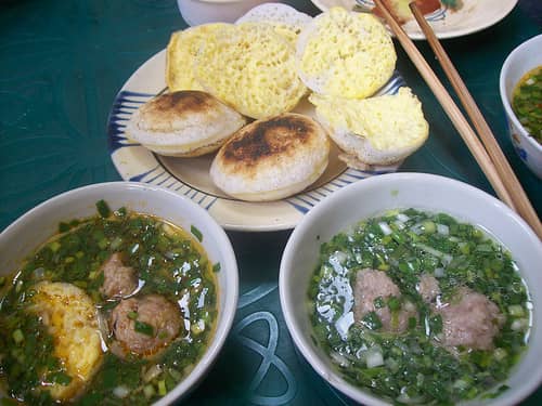 bánh căn ngon tại Đà Lạt