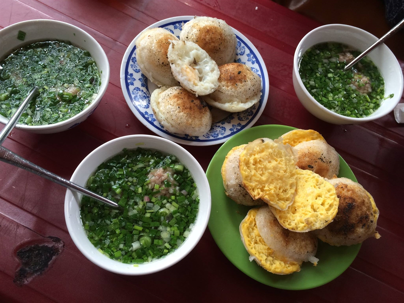 bánh căn nhà chung