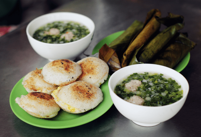 bánh căn tại Đà Lạt