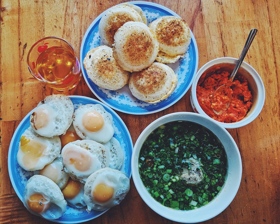 bánh căn dốc nhà làng