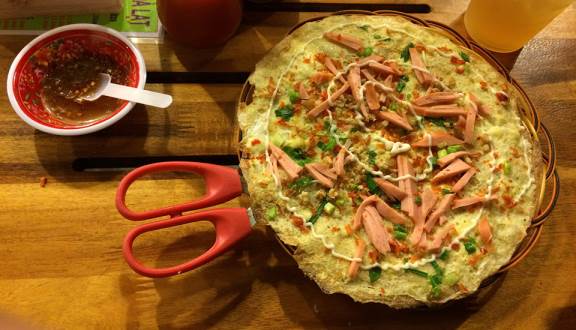 Món bánh tráng nướng Đà Lạt