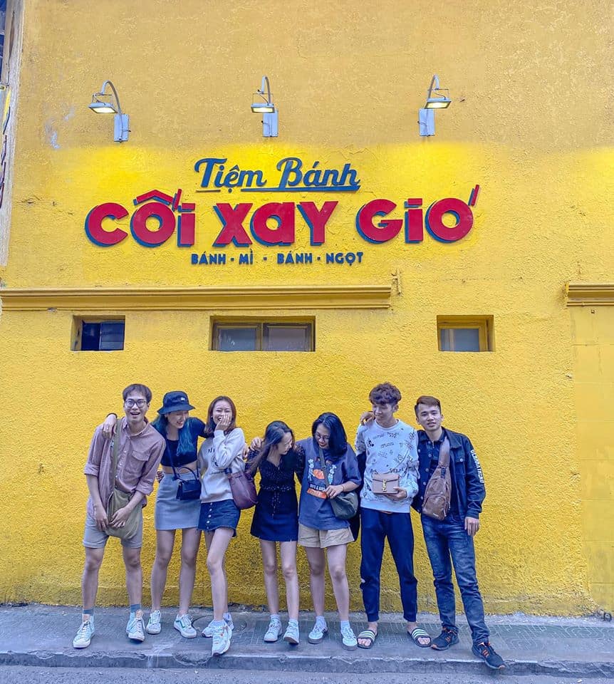 bức tường màu vàng Đà Lạt